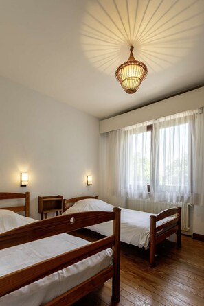 3 bedrooms, WiFi (free)