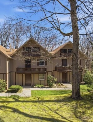 Exterior - King Size 1 Bedroom / Full Bath Condo - 640 sq ft - Blue Knob Trails End (Claysburg)