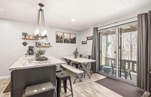 Dining - King Size 1 Bedroom / Full Bath Condo - 640 sq ft - Blue Knob Trails End (Claysburg)