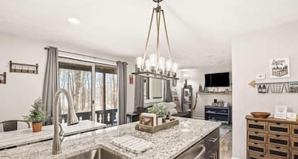 King Size 1 Bedroom / Full Bath Condo - 640 sq ft - Blue Knob Trails End