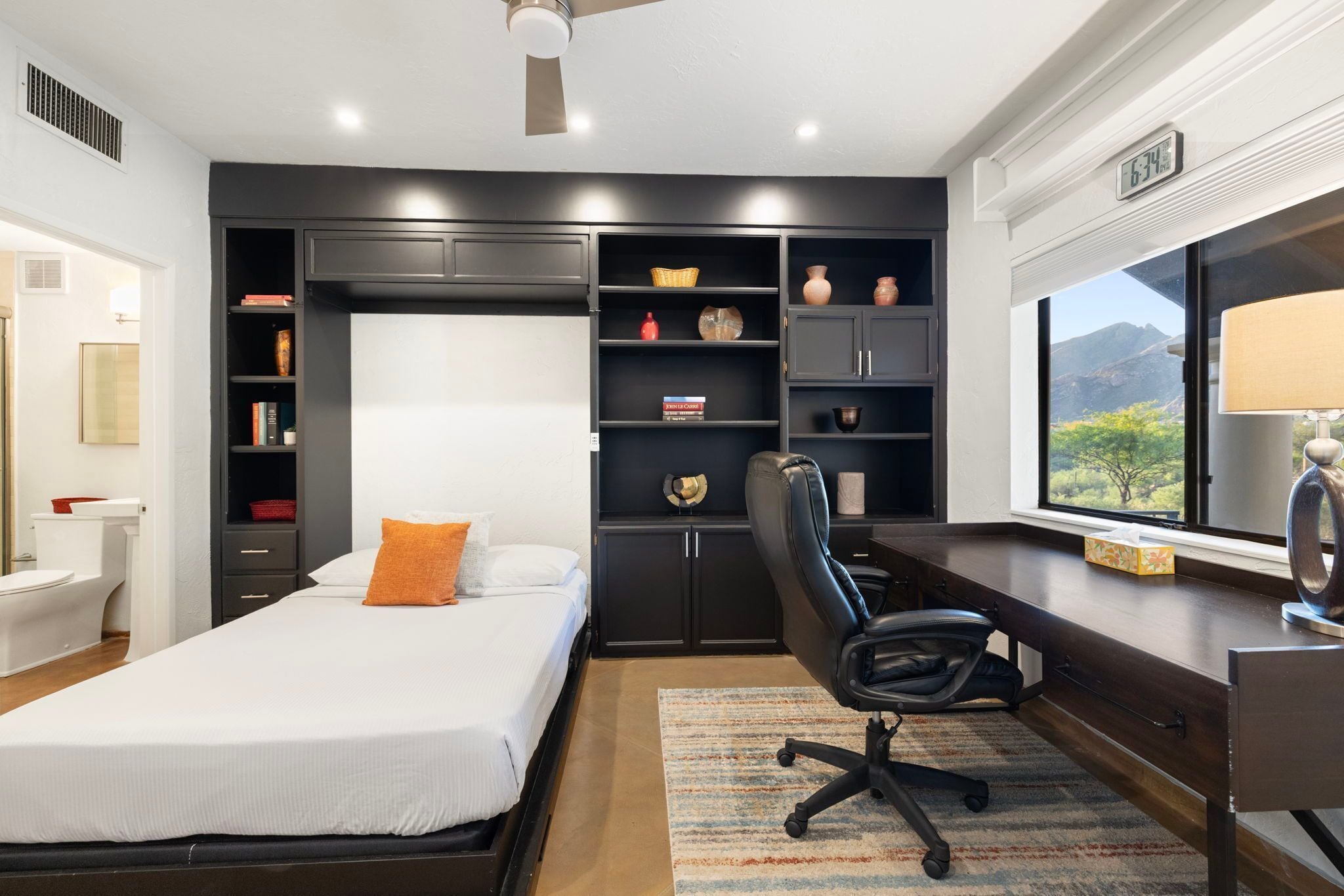 4 bedrooms, desk, iron/ironing board, WiFi