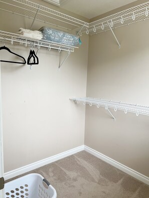 Interior - Luxury 3beds 3bath condo(over 30D 10% discount) (Saskatoon)