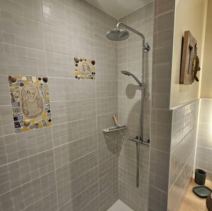 Bathroom - Vrbo Property (TERNAND)
