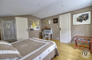Room - Vrbo Property (TERNAND)