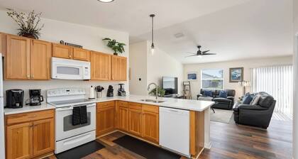 Villages Villa | Ideal Location + Golf Cart