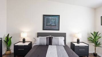2 bedrooms, iron/ironing board, free WiFi, bed sheets