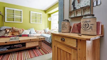 Room, 1 Bedroom, Fireplace | Interior