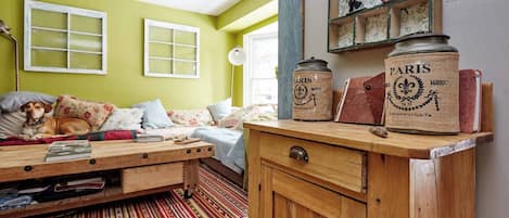 Room, 1 Bedroom, Fireplace | Interior