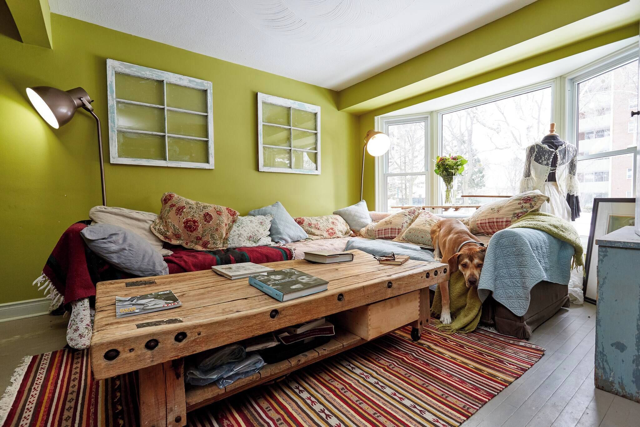 Room, 1 Bedroom, Fireplace | Living room