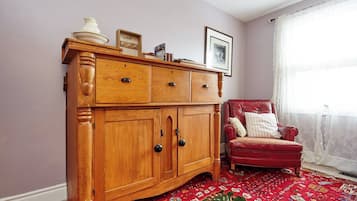 Room, 1 Bedroom, Fireplace | Interior