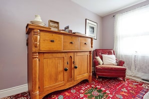Unclassified image, 3 of 47, button - Room-french Nest, Private Bathroom! Chec (Burlington)