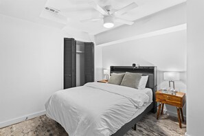 Iron/ironing board, Internet, bed sheets - Fantastic 2-bedroom house with AC in vibrant Atlanta (Atlanta)