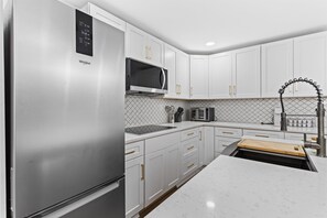 Private kitchen - Fantastic 2-bedroom house with AC in vibrant Atlanta (Atlanta)
