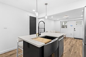 Interior - Fantastic 2-bedroom house with AC in vibrant Atlanta (Atlanta)