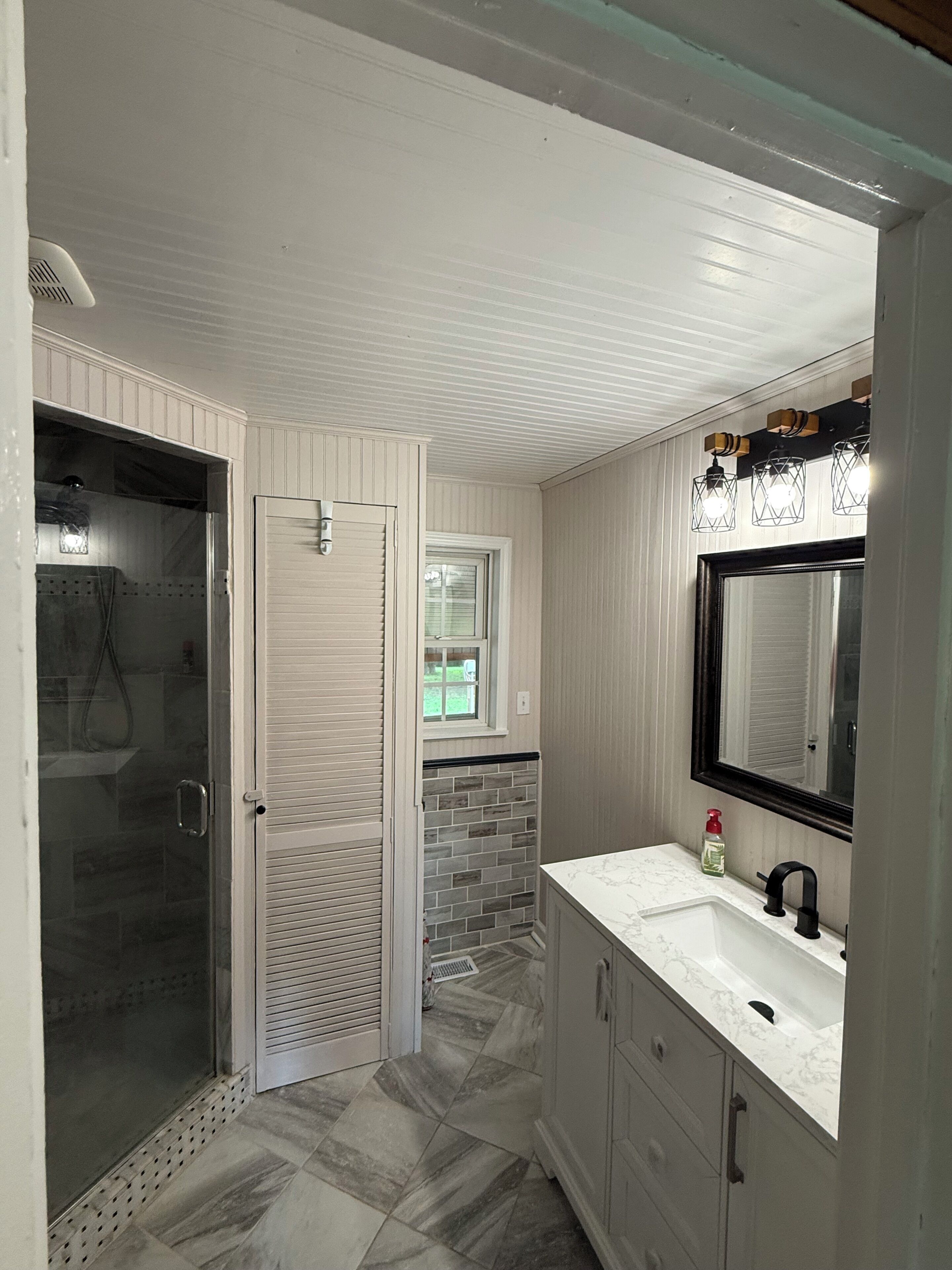 Shower, towels, toilet paper