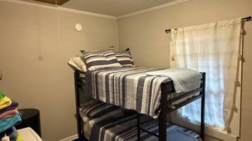 2 bedrooms, WiFi, bed sheets