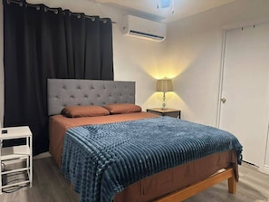 1 quarto, Wi-Fi de cortesia, roupa de cama