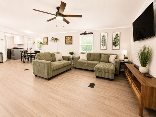 Azealia Acres Farm Stay 2BR Retreat Near 87 South Hwy towards Navarre Beach