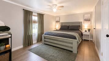 Iron/ironing board, WiFi, bed sheets