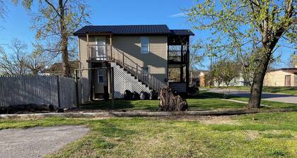 Cute and Cozy Downstairs Apartment in St. Albans