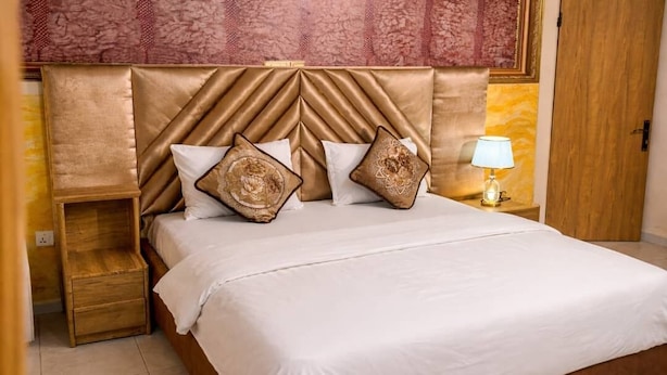 Double Room, City View | Iron/ironing board, free WiFi