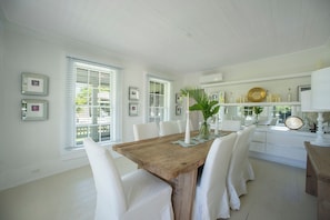 Dining - Elegant Historic Villa with Private Pool, Golf Cart, Walk to Town and Beach (Governor's Harbour)