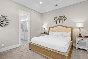 Room - Luxury 4-bedroom house in North Beach Plantation, North Myrtle Beach, SC (North Myrtle Beach)