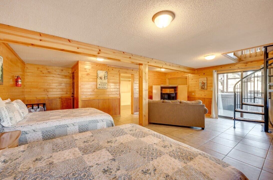 7 bedrooms, iron/ironing board, WiFi (free), bed sheets