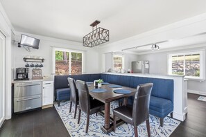Dining - Lakeside Haven! SML Home with Private Boat Dock, Gym, Firepit and BEACH! (Moneta)
