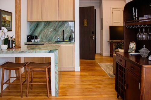 The Ilium Suite 405 - Luxury Studio in Downtown Troy
