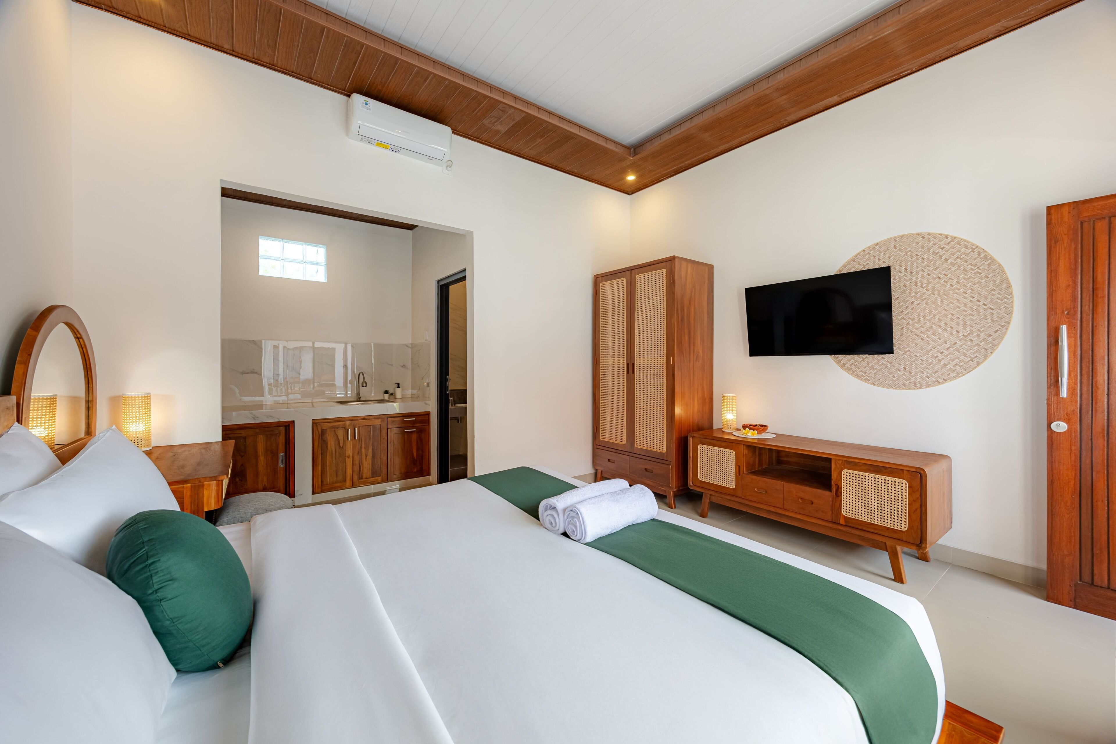Suite | WiFi (free), bed sheets
