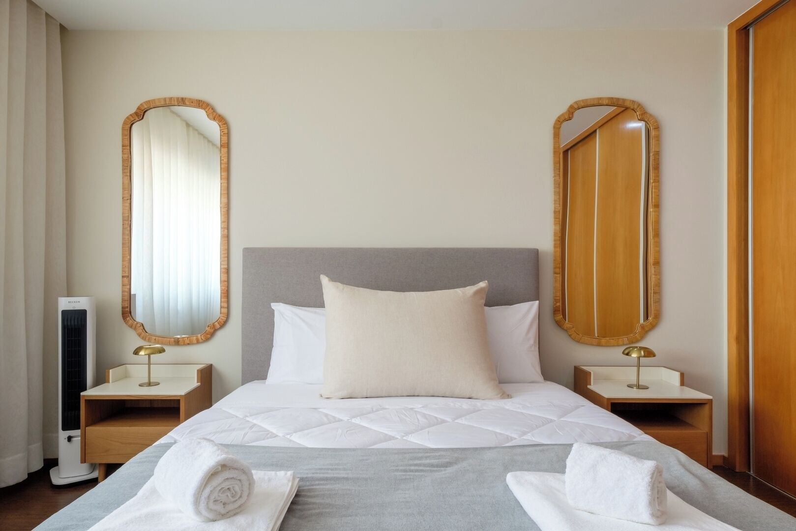 2 chambres, fer et planche à repasser, Wi-Fi, draps fournis