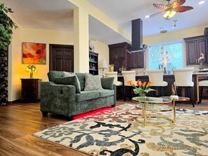 Living area - Beautiful, elegant open living space. (Mirror)
