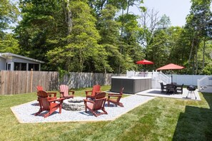 Outdoor dining - Private Oasis ~ Pool & Hot Tub & Backyard Paradise (Dennis)