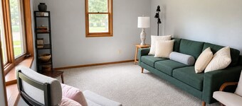 Cozy 3-bedroom house in charming Cedar Falls