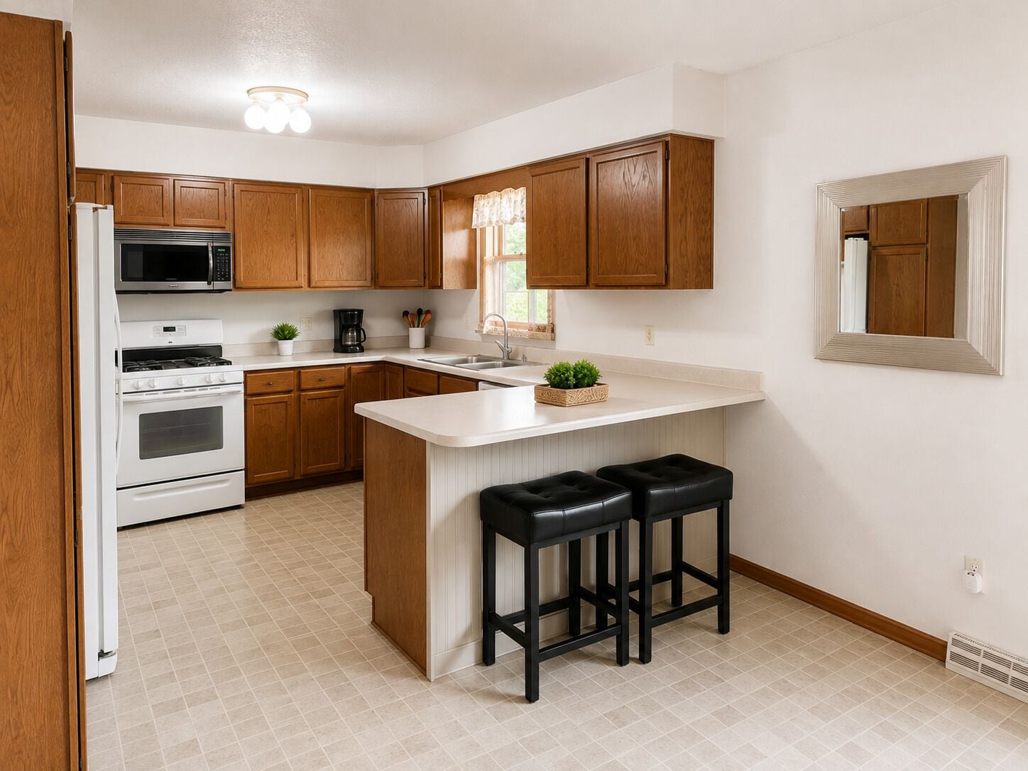 Coffee/tea maker, fridge, microwave, oven
