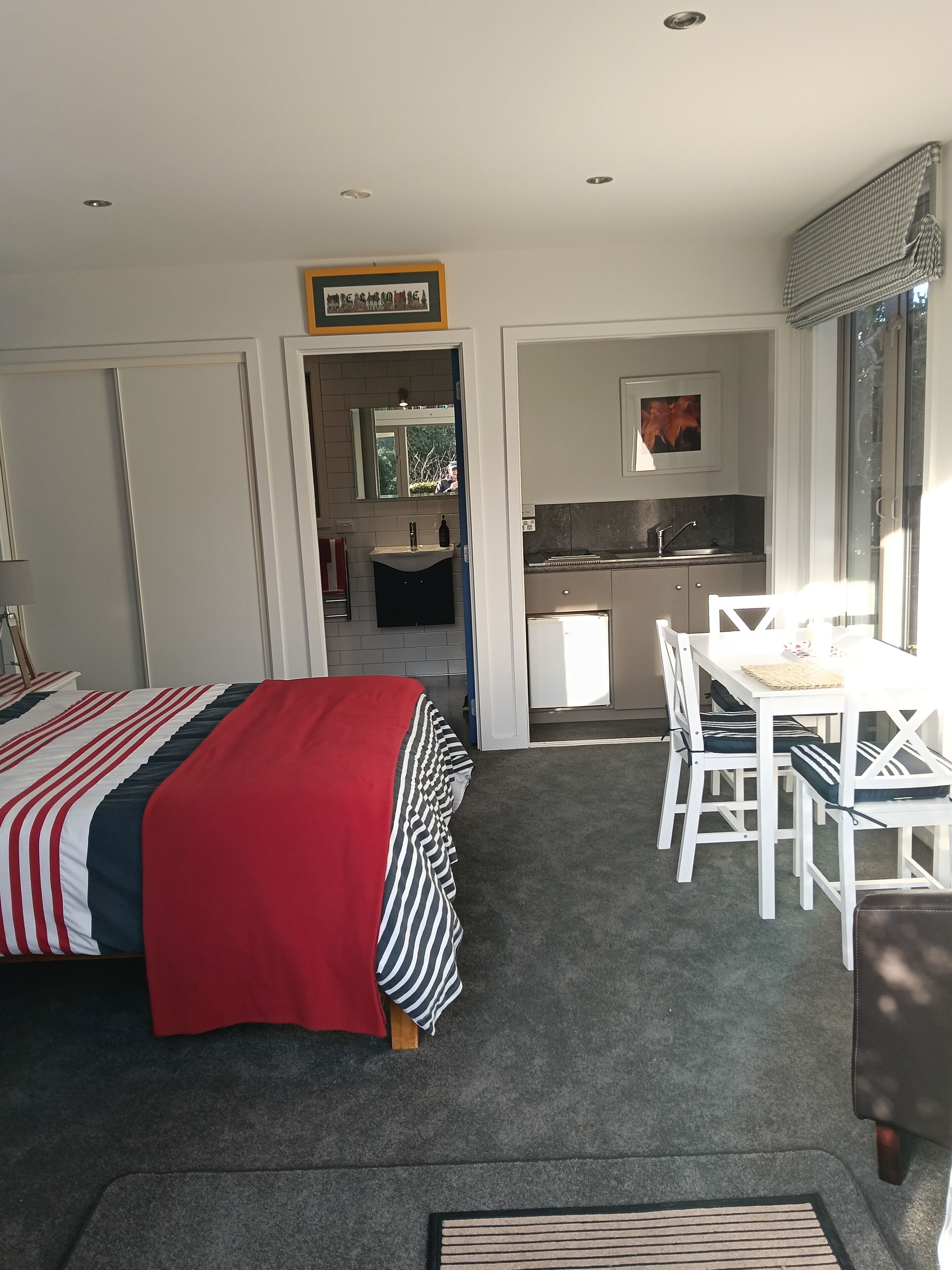1 bedroom, iron/ironing board, internet, bed sheets