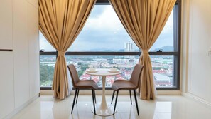Studio | Dining - Edelweiss Tropicana Gardens by Guestonic (Petaling Jaya)