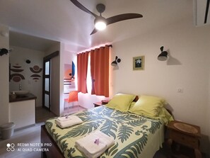 Iron/ironing board, WiFi, bed sheets - Vrbo Property (Tumaraa)