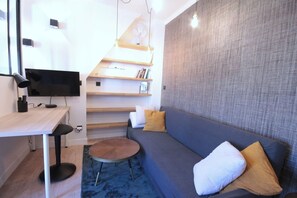Living area - Studio scenic view Paris Roofs - Montmartre (Paris)