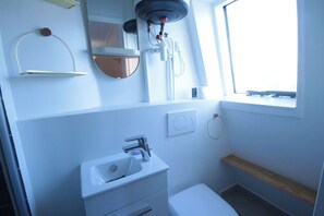Bathroom - Studio scenic view Paris Roofs - Montmartre (Paris)