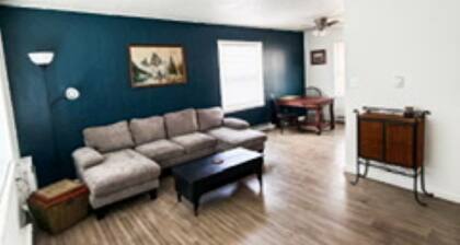 River View Retreat - 1BR Apartment in Clarksville