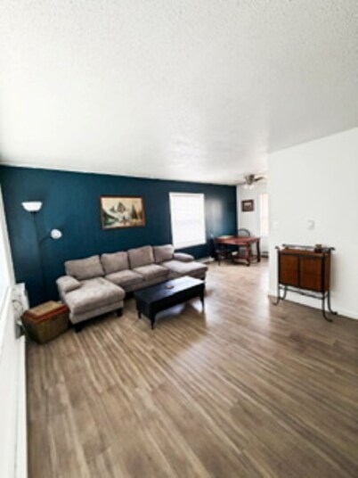 River View Retreat - 1BR Apartment in Clarksville
