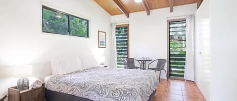 Chambre Familiale, vue piscine