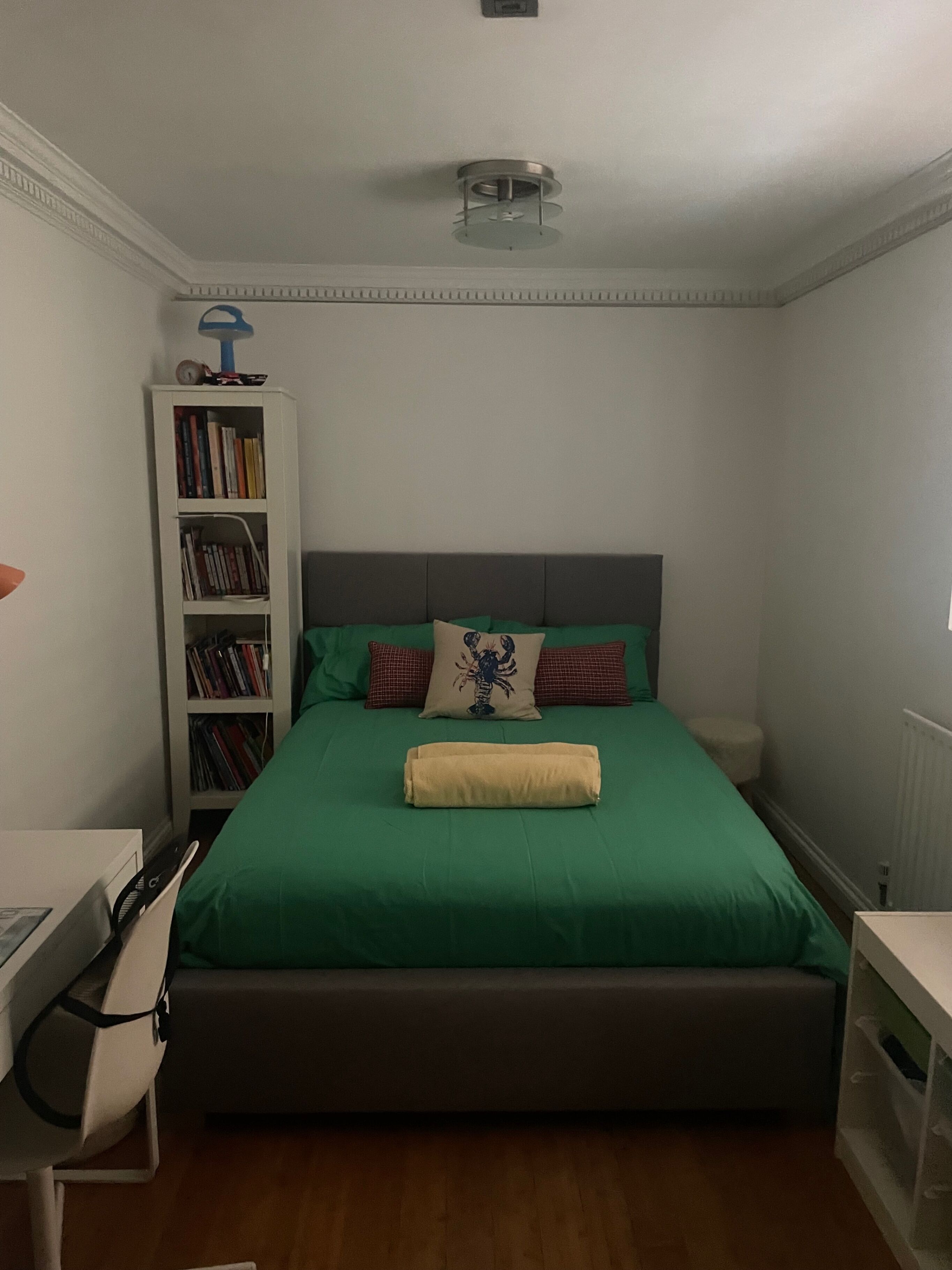 3 habitaciones, tabla de planchar con plancha, wifi y ropa de cama 