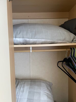 Room - Caravan Sleeps 8 - Parking, Pet Friendly (Skegness)