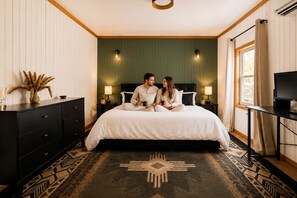 Free WiFi, bed sheets - Onyx at Nada - Your Escape to Nada Tunnel (Stanton)