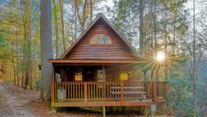 Exterior - Cozy Cabin Hideaway in Cave Hollow - Sandstone Dream (Campton)