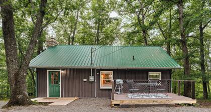 Social Distance/127 Private Acres -Hot Tub -Wi-Fi