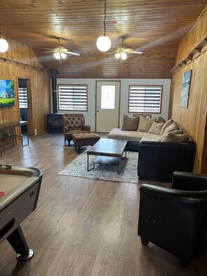 Smart TV, fireplace